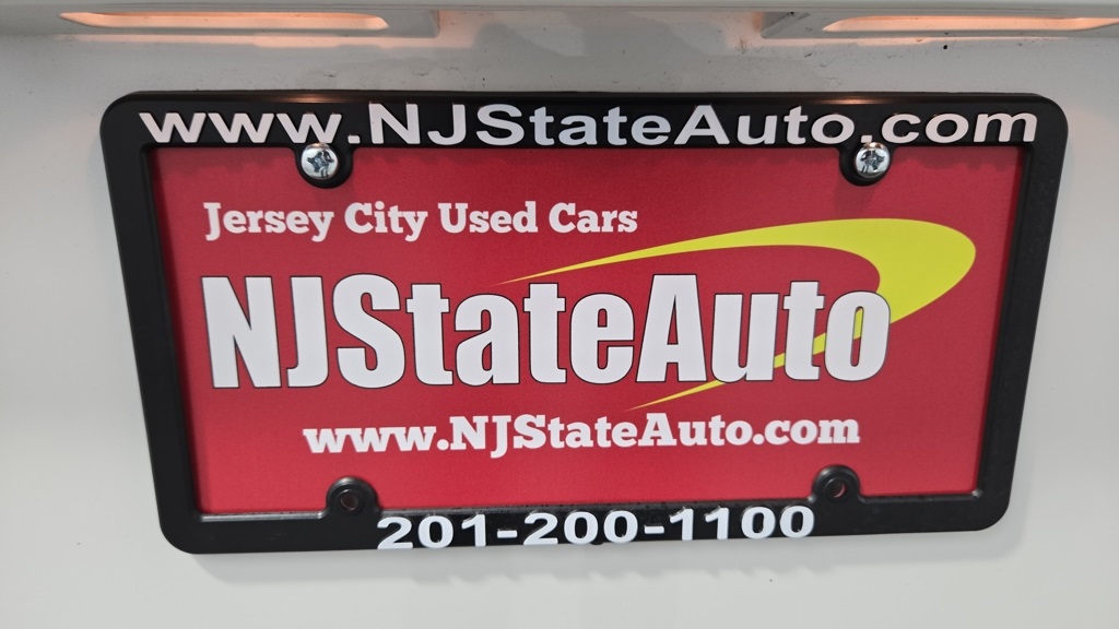 Vehicle image 32 of 39