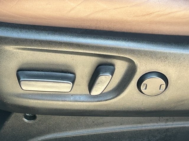Vehicle image 26 of 45