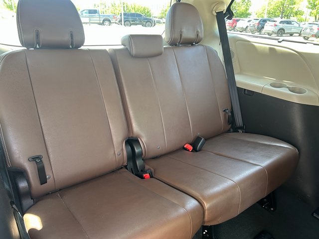 Vehicle image 12 of 45