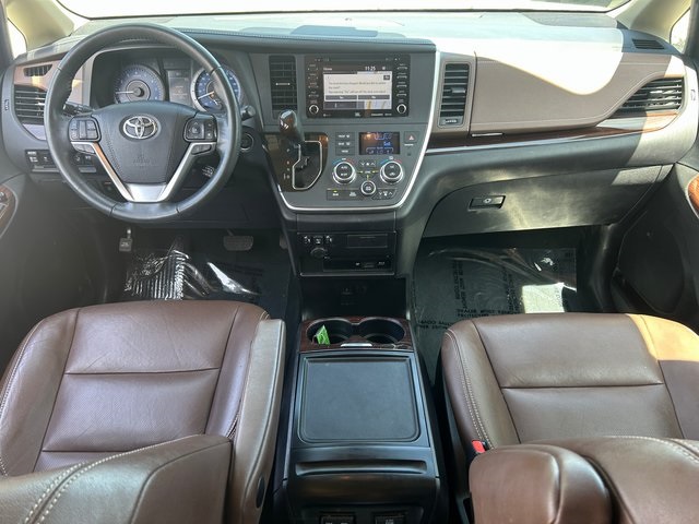 Vehicle image 19 of 45