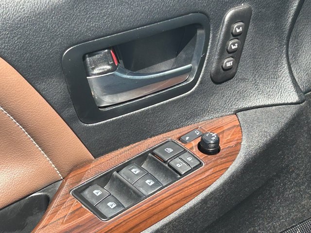 Vehicle image 31 of 45