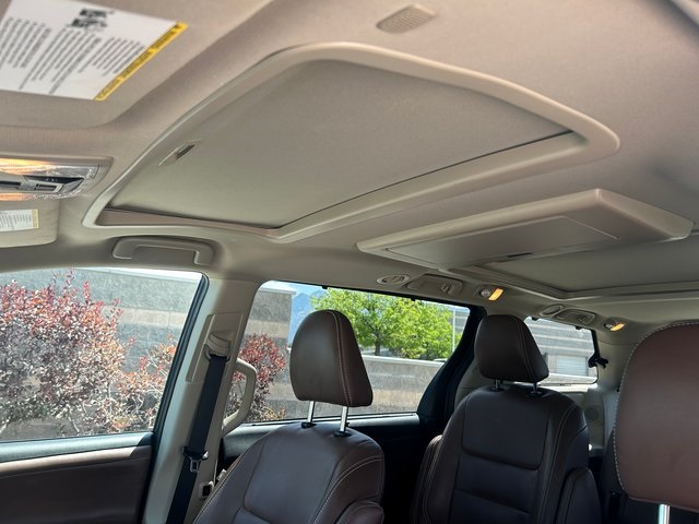 Vehicle image 16 of 45