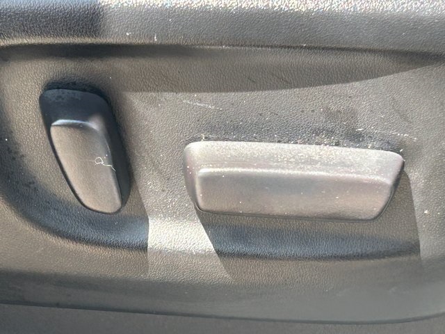 Vehicle image 42 of 45