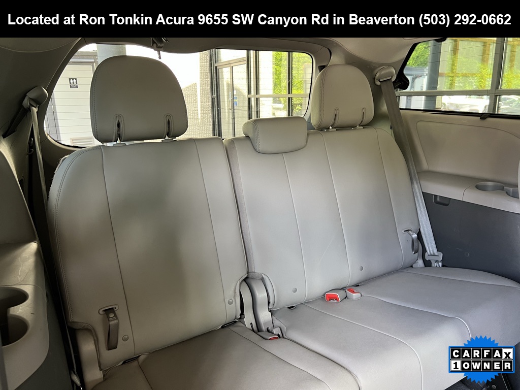 Vehicle image 10 of 29
