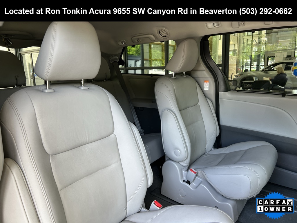 Vehicle image 11 of 29