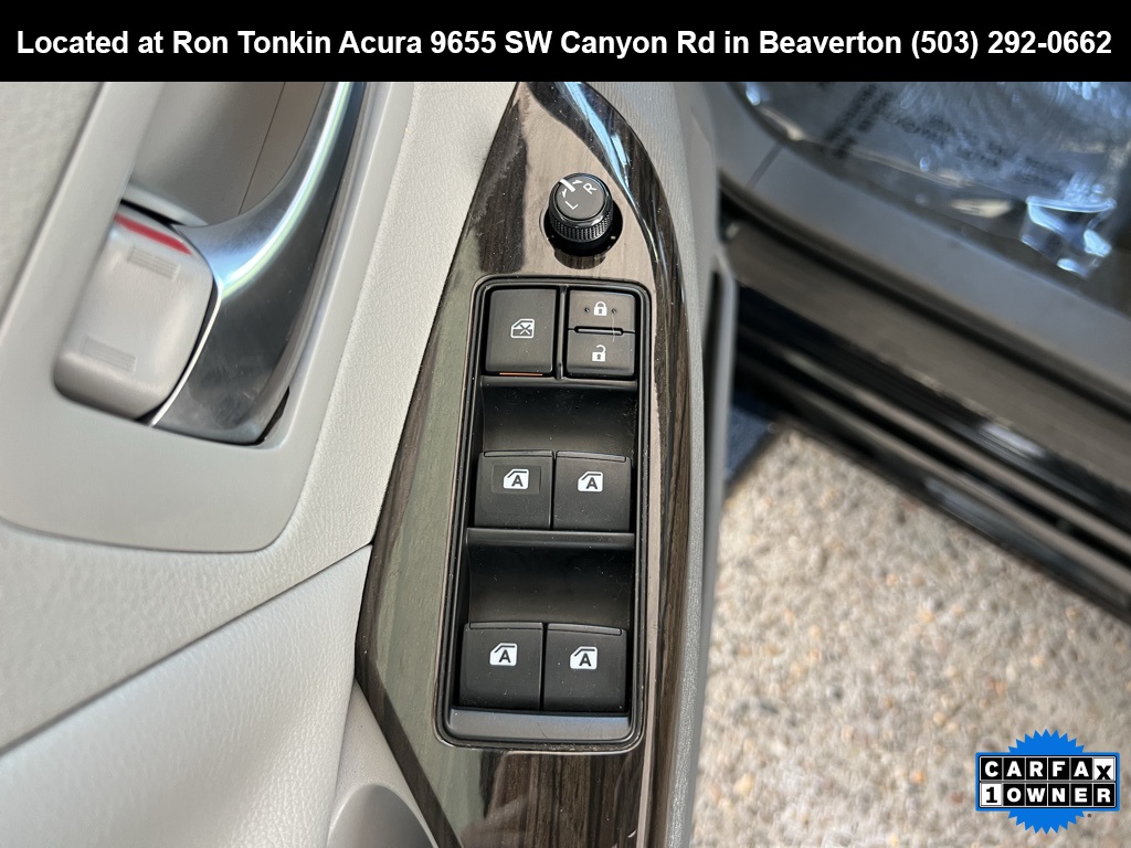 Vehicle image 15 of 29