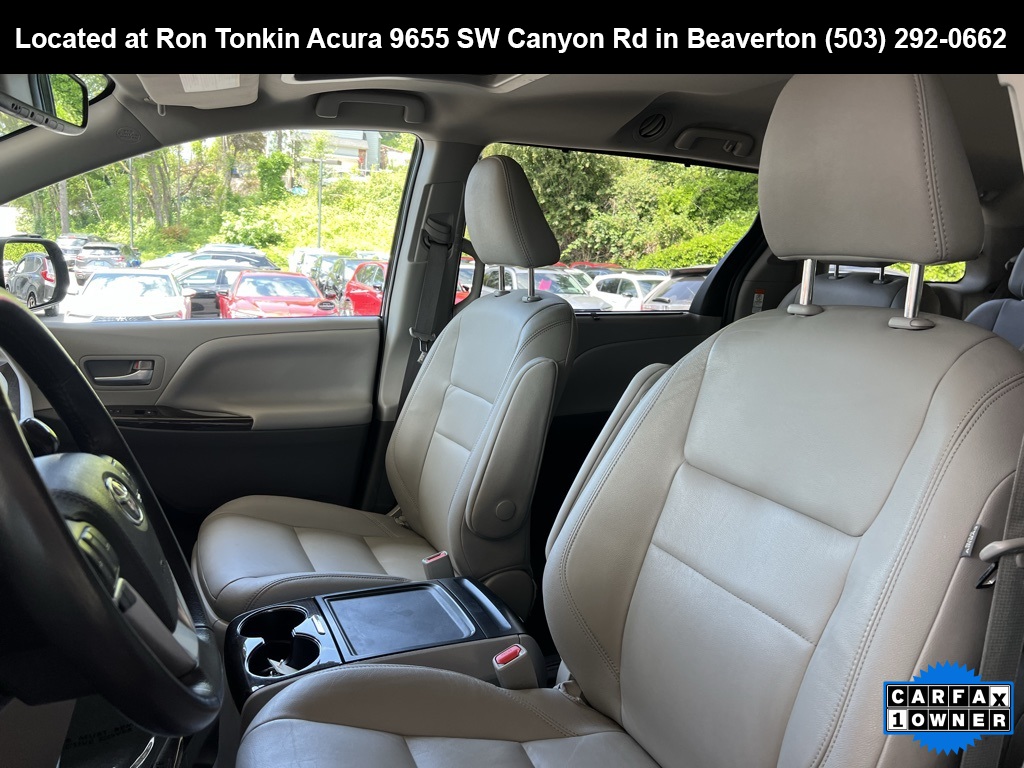 Vehicle image 28 of 29