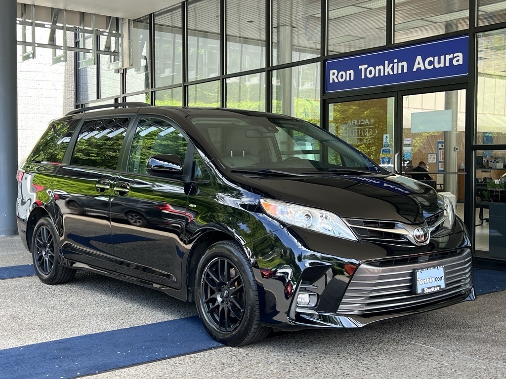 Vehicle image 3 of 29