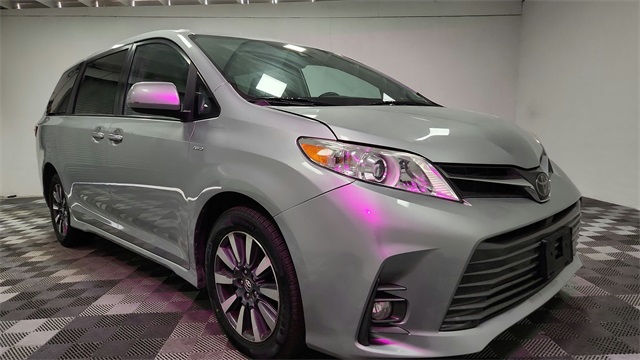 Vehicle image 5 of 27