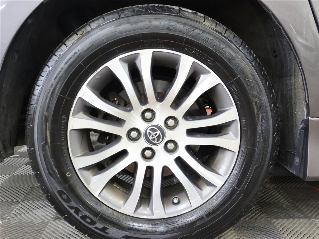 Vehicle image 24 of 26