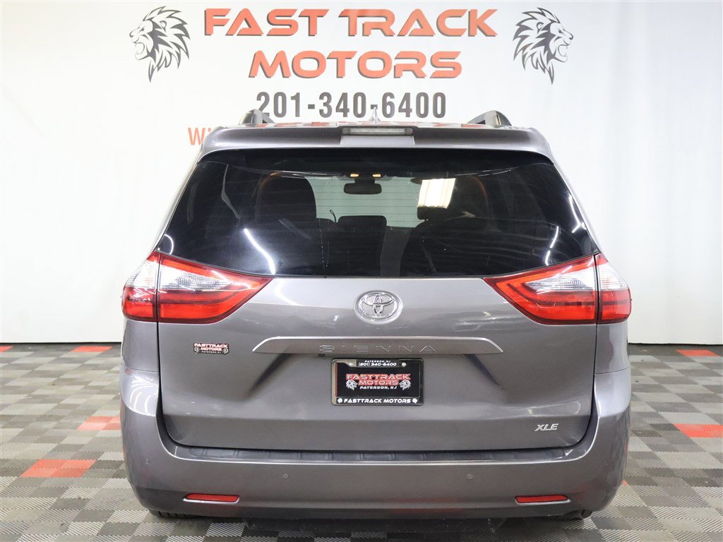 Vehicle image 7 of 26