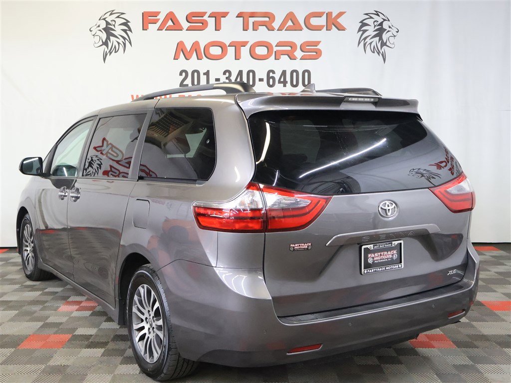Vehicle image 6 of 26