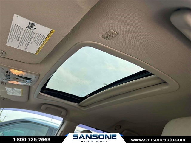 Vehicle image 21 of 32