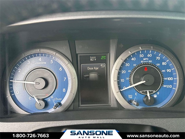 Vehicle image 26 of 32