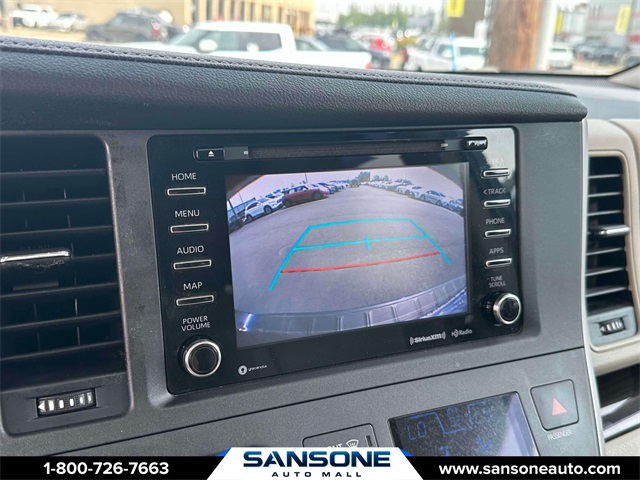 Vehicle image 29 of 32