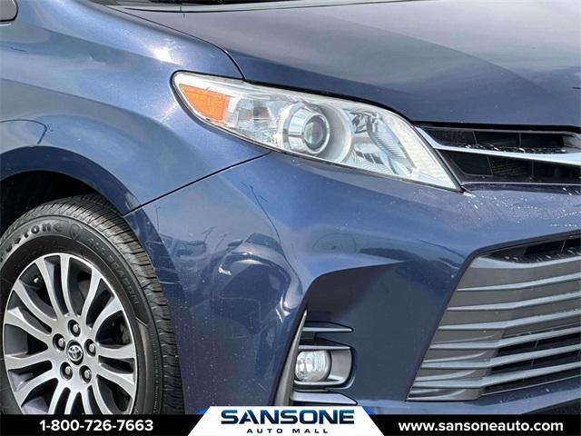 Vehicle image 9 of 32