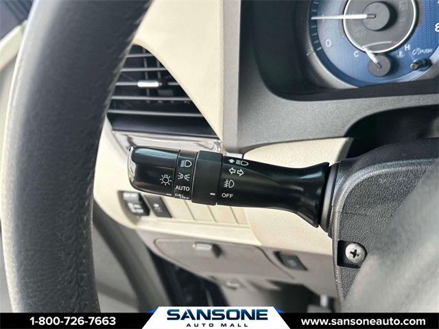 Vehicle image 24 of 32
