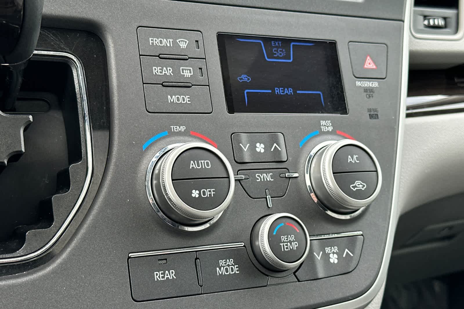 Vehicle image 22 of 31