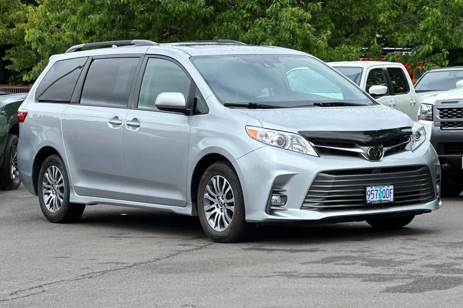 Vehicle image 3 of 31