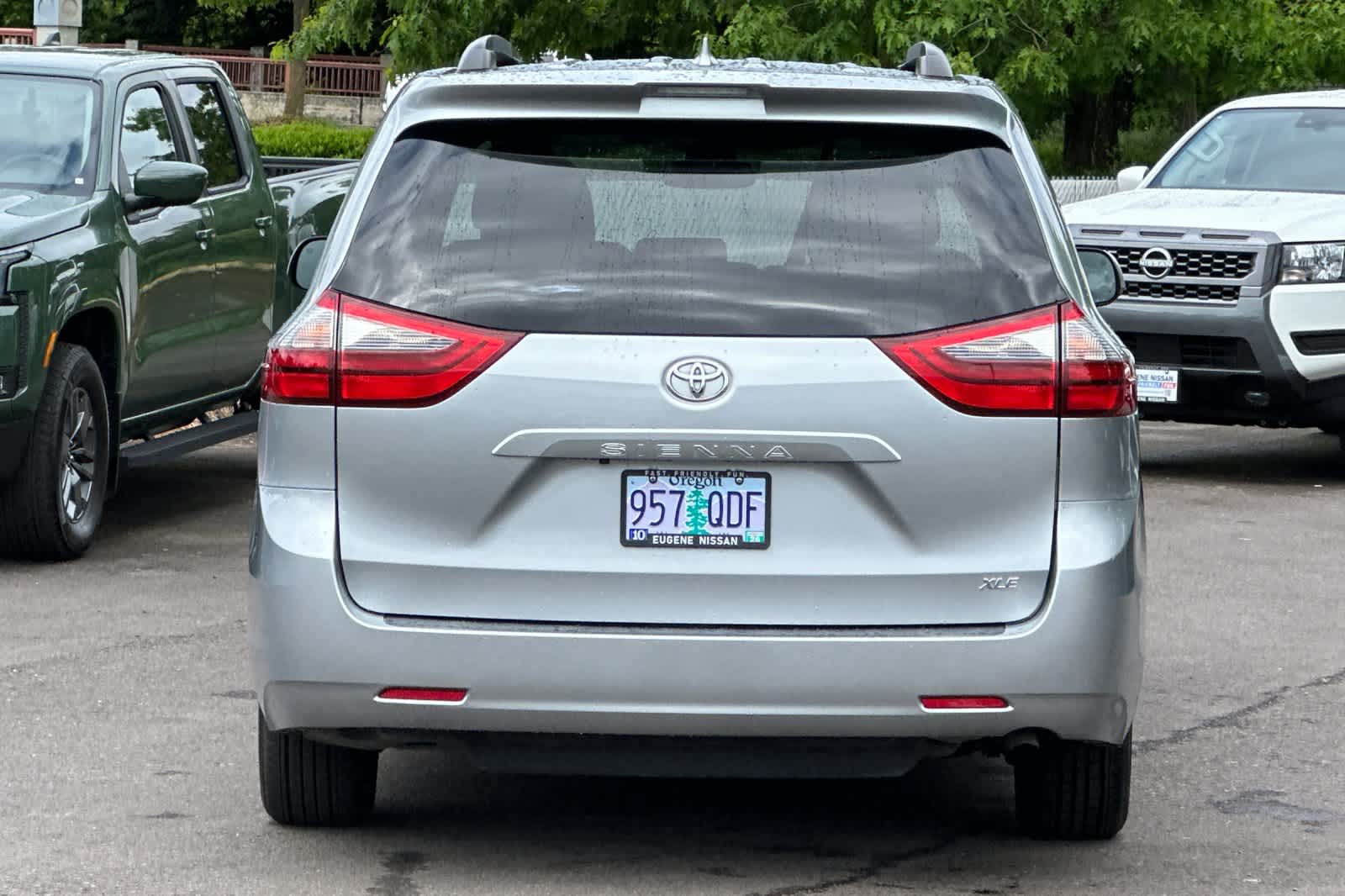Vehicle image 7 of 31