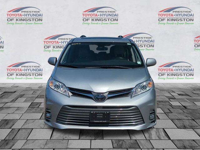 Vehicle image 2 of 32