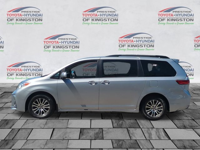 Vehicle image 8 of 32