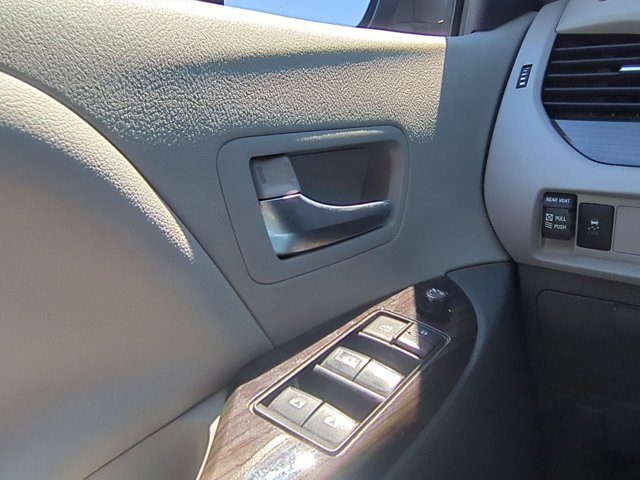 Vehicle image 32 of 32