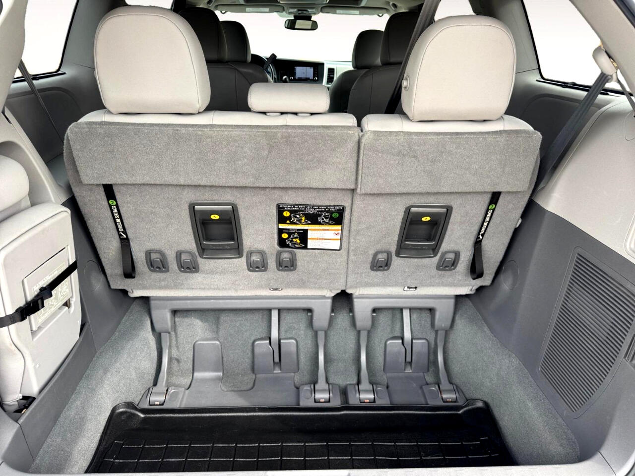 Vehicle image 29 of 30