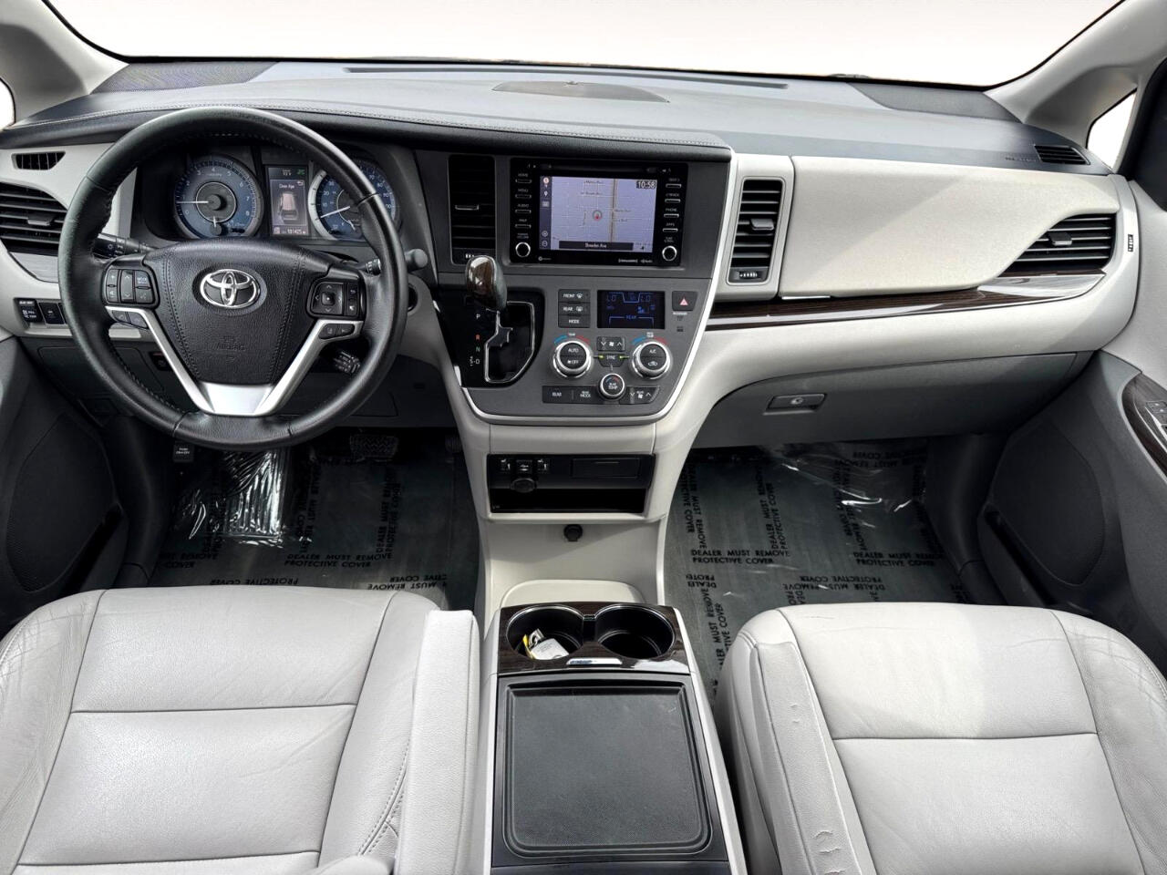 Vehicle image 24 of 30