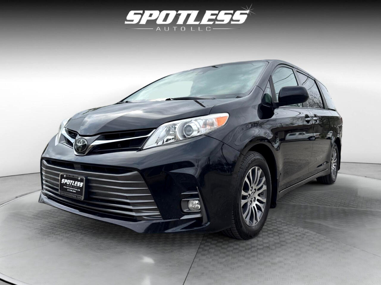 Vehicle image 2 of 30