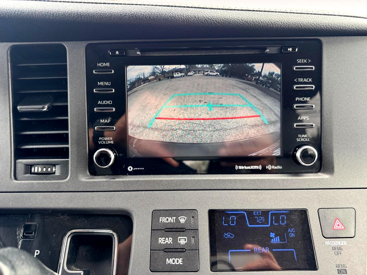Vehicle image 23 of 30
