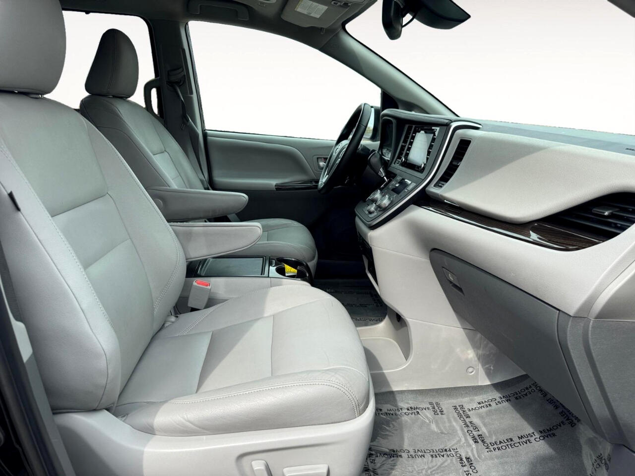 Vehicle image 20 of 30
