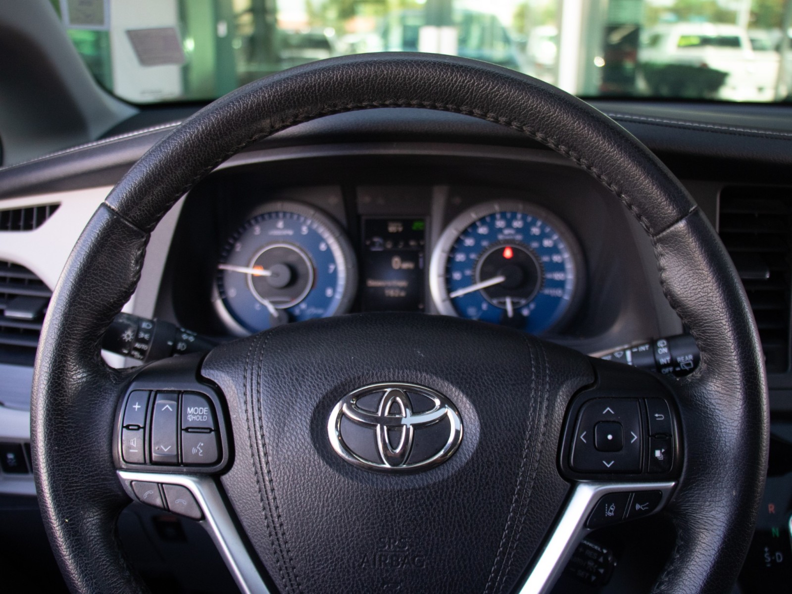 Vehicle image 13 of 27