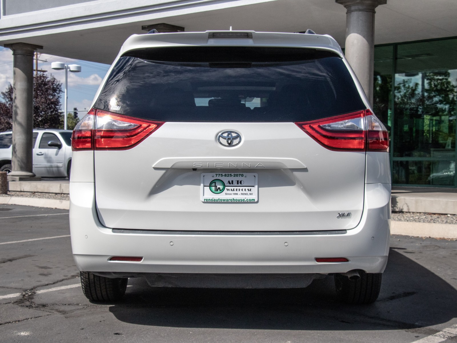 Vehicle image 6 of 27