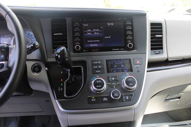 Vehicle image 20 of 36