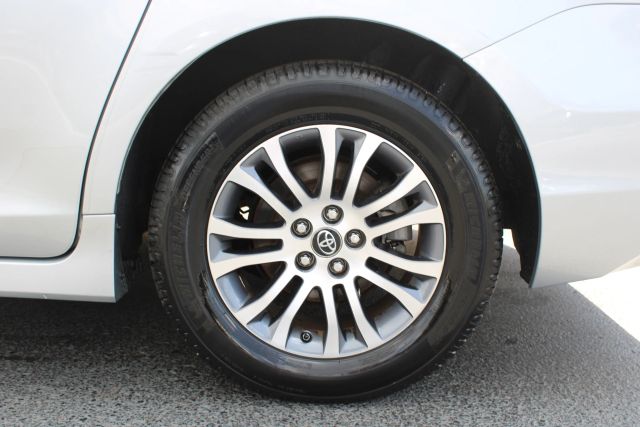 Vehicle image 8 of 36