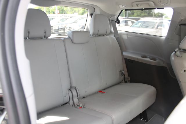 Vehicle image 9 of 36
