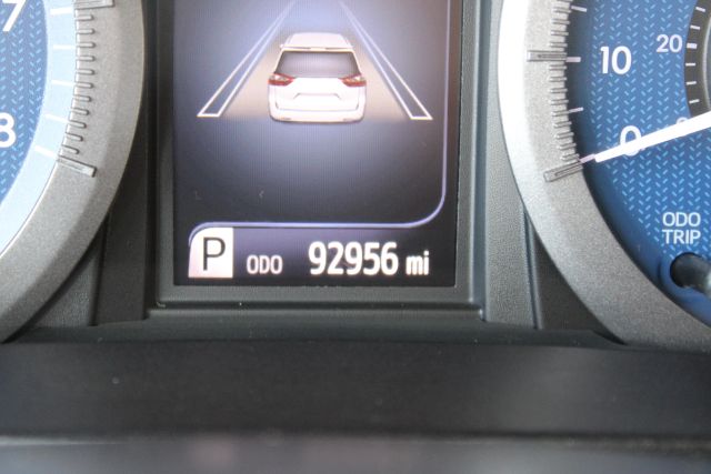Vehicle image 16 of 36
