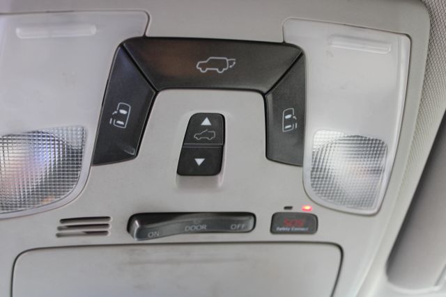 Vehicle image 27 of 36