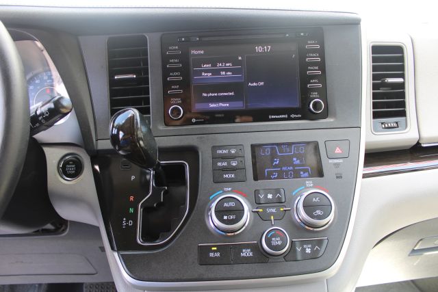 Vehicle image 19 of 36