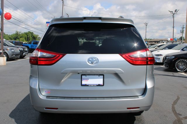 Vehicle image 5 of 36