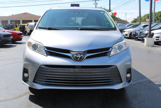 Vehicle image 2 of 36