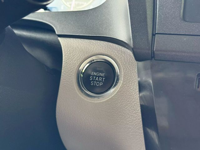 Vehicle image 28 of 49