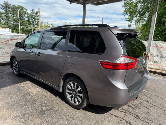 Vehicle image 10 of 49