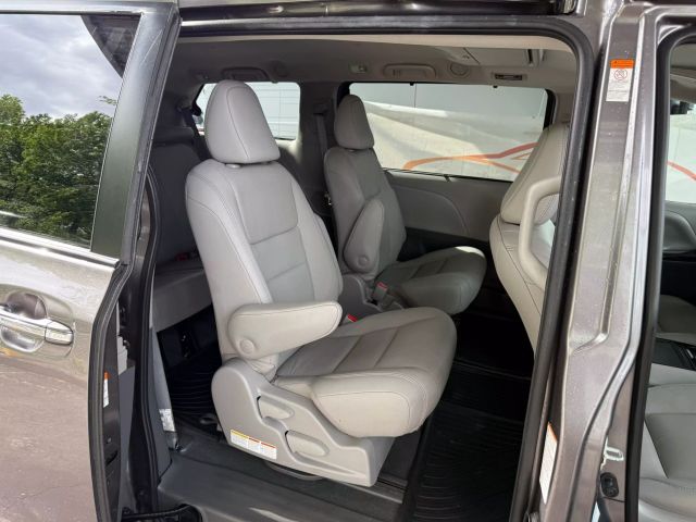 Vehicle image 24 of 49