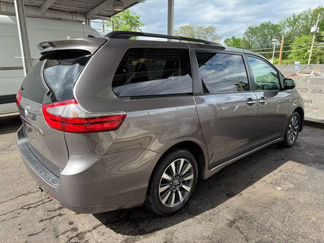 Vehicle image 8 of 49