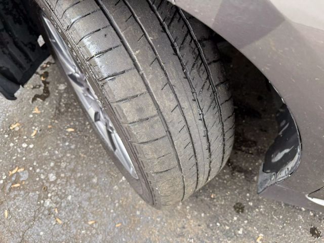 Vehicle image 40 of 49