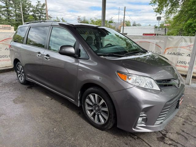 Vehicle image 5 of 49