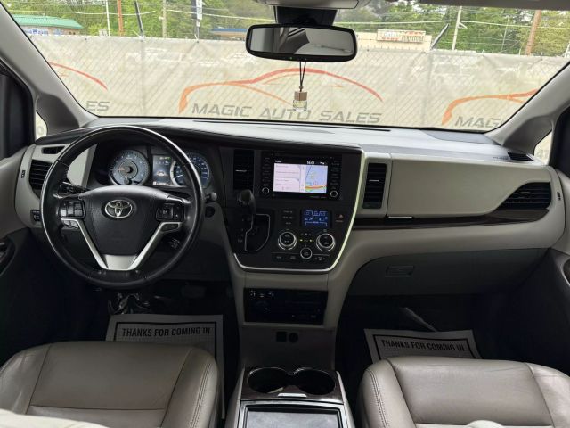 Vehicle image 26 of 49