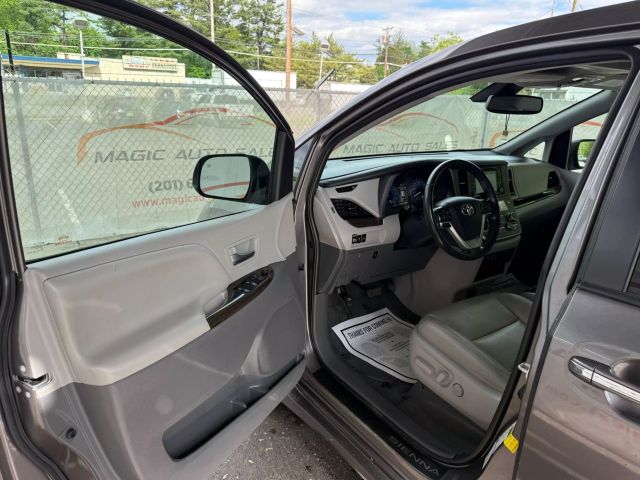 Vehicle image 14 of 49